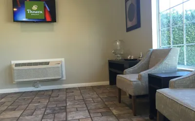 Photo 3 - Anaheim Executive Inn & Suites