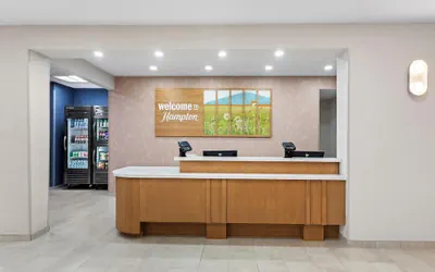 Photo 3 - Hampton Inn & Suites Bolingbrook