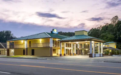Photo 2 - Days Inn by Wyndham Murphy