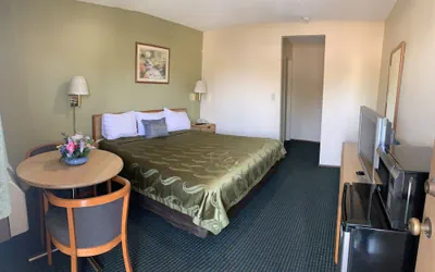 Photo 3 - Regency Inn