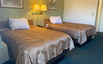 Photo 4 - Regency Inn