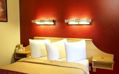 Photo 5 - California Inn & Suites Rancho Cordova - Sacramento
