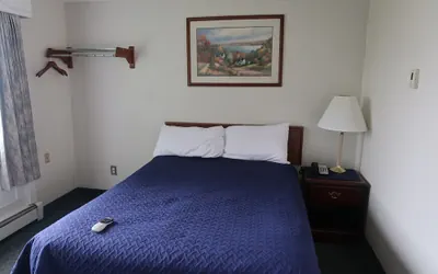 Photo 2 - Merrill Field Inn