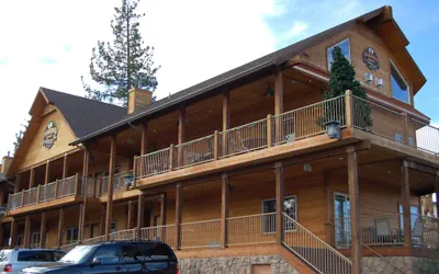 Photo 2 - Robinhood Resort