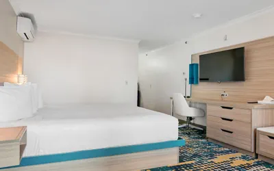 Photo 5 - Pacific Shores Inn