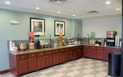 Photo 2 - Hampton Inn Jacksonville I-10 West