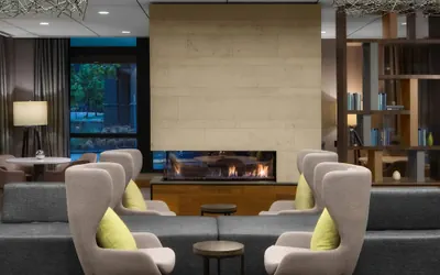 Photo 3 - Courtyard by Marriott Seattle Bellevue/Downtown