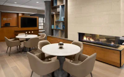 Photo 2 - Courtyard by Marriott Seattle Bellevue/Downtown