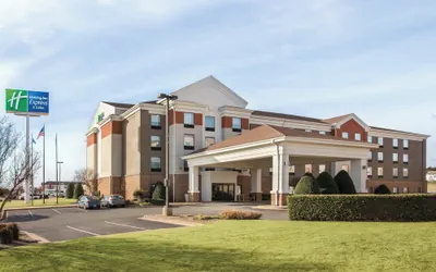 Photo 2 - Holiday Inn Express Hotel & Suites Lawton-Fort Sill by IHG
