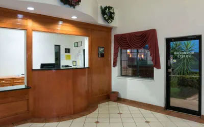 Photo 3 - Super 8 by Wyndham Stafford Sugarland Area