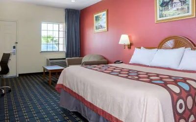 Photo 5 - Super 8 by Wyndham Stafford Sugarland Area