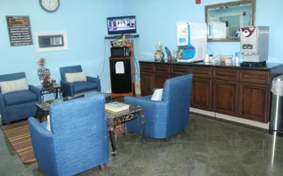 Photo 4 - Budget Inn