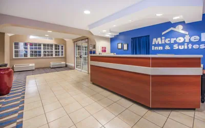 Photo 2 - Microtel Inn & Suites by Wyndham Miami
