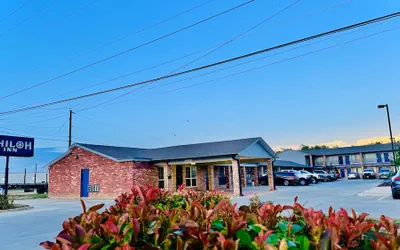 Photo 2 - Shiloh Inn