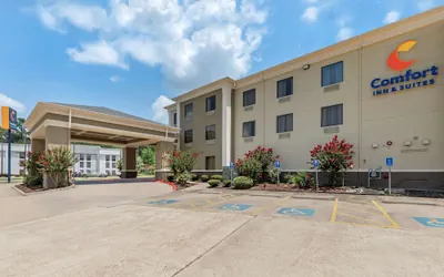 Photo 2 - Comfort Inn & Suites El Dorado