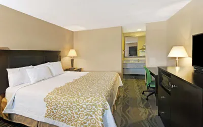 Photo 5 - Days Inn by Wyndham Cherokee Near Casino
