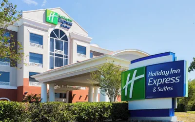 Photo 2 - Holiday Inn Express Hotel & Suites Tampa-Fairgrounds-Casino by IHG