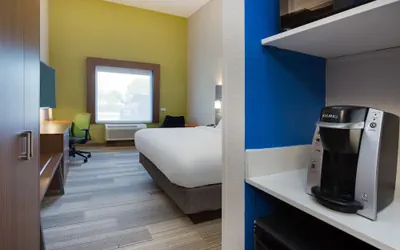 Photo 5 - Holiday Inn Express Hotel & Suites Tampa-Fairgrounds-Casino by IHG