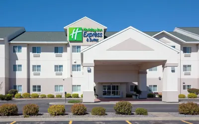 Photo 2 - Holiday Inn Express and Suites Stevens Point by IHG