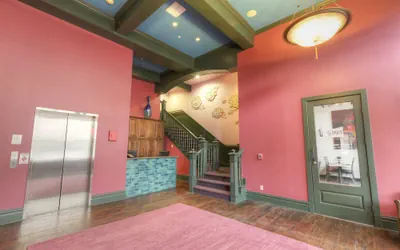 Photo 3 - Montvale Hotel
