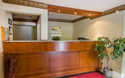 Photo 4 - Econo Lodge Inn & Suites Old Saybrook Westbrook