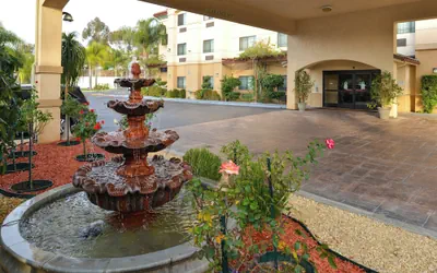 Photo 2 - Citrus Suites Redlands Loma Linda Hotel