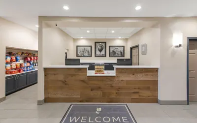 Photo 2 - Country Inn & Suites by Radisson, Findlay, OH
