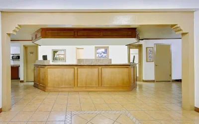 Photo 2 - Silver Queen Inn