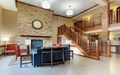Photo 3 - Comfort Inn & Suites Milford