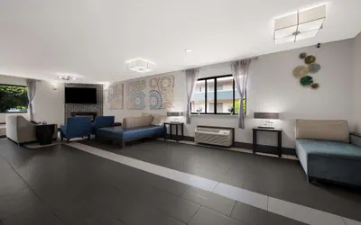 Photo 4 - Best Western Executive Inn