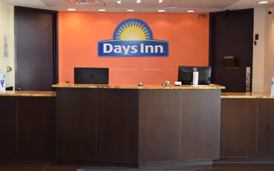 Photo 3 - Days Inn by Wyndham Sherman