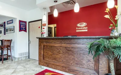 Photo 4 - Econo Lodge Lawrence near University