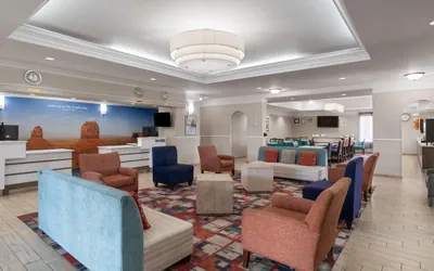 Photo 3 - La Quinta Inn & Suites by Wyndham Gallup