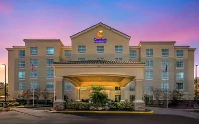 Photo 2 - Comfort Inn & Suites Tavares North