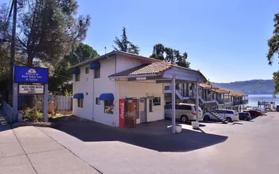 Photo 2 - Americas Best Value Inn & Suites Clearlake Wine Country