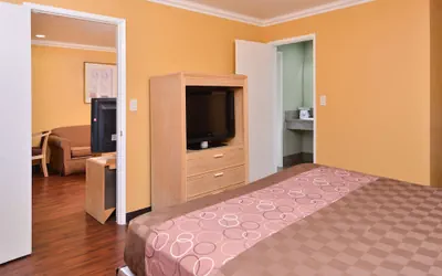 Photo 5 - Americas Best Value Inn & Suites Clearlake Wine Country
