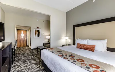Photo 5 - Holiday Inn Express & Suites Cedar Falls - Waterloo by IHG