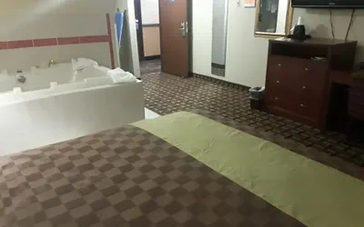 Photo 5 - Faribault Hometown Inn & Suites