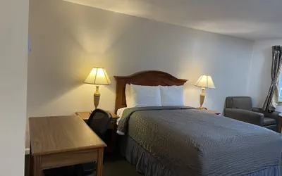 Photo 2 - Economy Inn