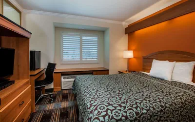 Photo 5 - Days Inn & Suites by Wyndham Antioch