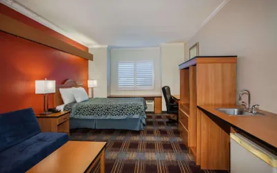 Photo 4 - Days Inn & Suites by Wyndham Antioch