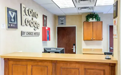 Photo 5 - Econo Lodge Valdosta Mall Area