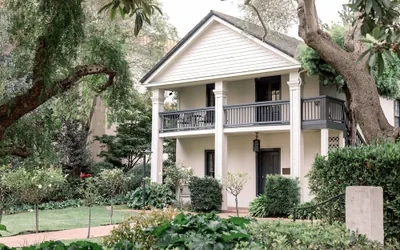 Photo 2 - Merritt House Hotel