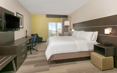 Photo 5 - Holiday Inn Express Hotel & Suites Seaside-Convention Center by IHG