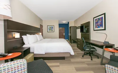 Photo 4 - Holiday Inn Express Hotel & Suites Seaside-Convention Center by IHG