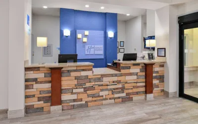 Photo 4 - Holiday Inn Express Clanton by IHG