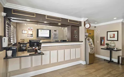 Photo 4 - Lemon Tree Hotel & Suites Anaheim