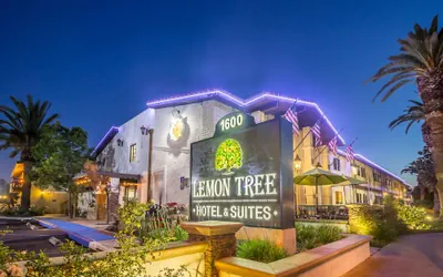 Photo 2 - Lemon Tree Hotel & Suites Anaheim