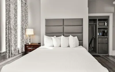 Photo 5 - Captain Wohlt Inn Bed & Breakfast