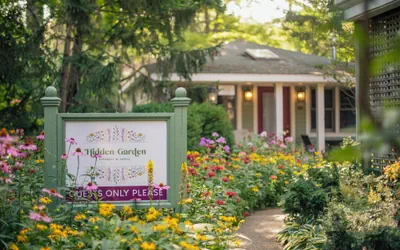 Photo 2 - Hidden Garden Cottages & Suites
